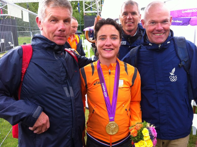 664406_538908726122068_1238538236_o